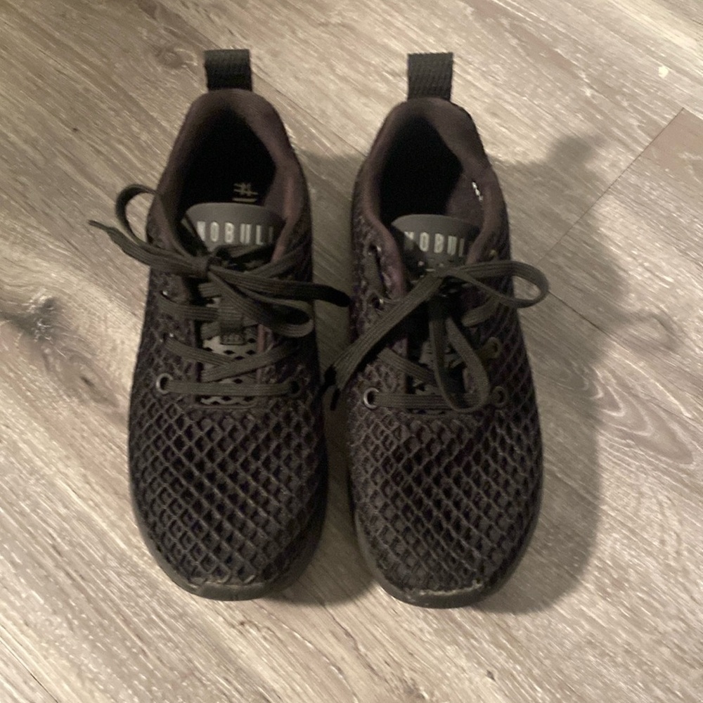 NOBULL size 5 runners